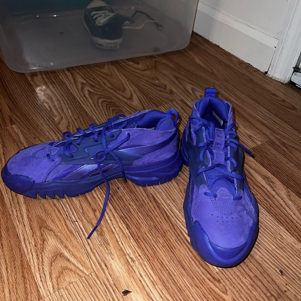 Reebok tennis shoes